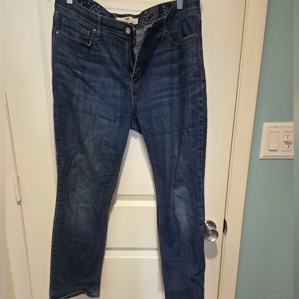 Levi's 525 Dark Blue Straight Leg Women's Jeans Sz 16 Short